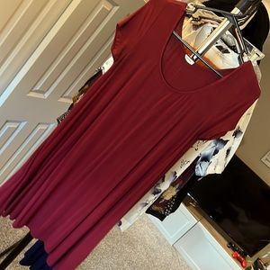 Women’s Garage Dress, Flowy, Maroon, Size Medium- good for beach coverup! GUC